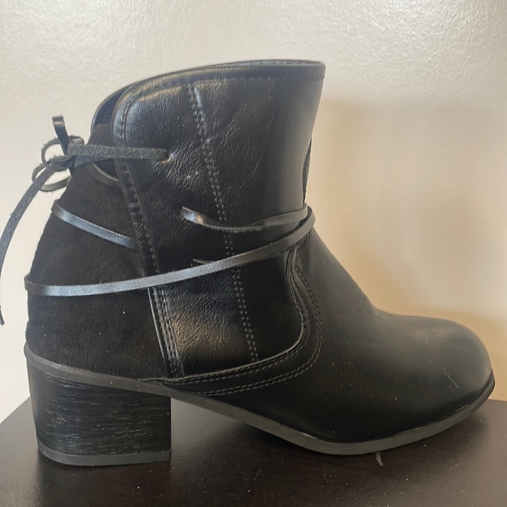 New women’s leather ankle boots – European  style. Western.  Steampunk. Fall